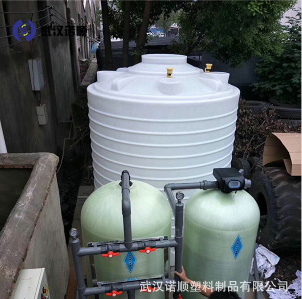 10吨塑料水箱10立方储水罐批发价格 PE塑胶水塔耐用使用寿命长图1