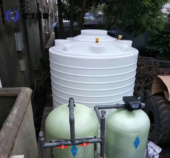 塑料水箱 滚塑储水容器 耐酸碱水处理pe水罐10吨10立方塑胶水塔图1