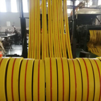 传动带工业黄色传送提升带平皮带PVC批发平胶带定制橡胶输送带