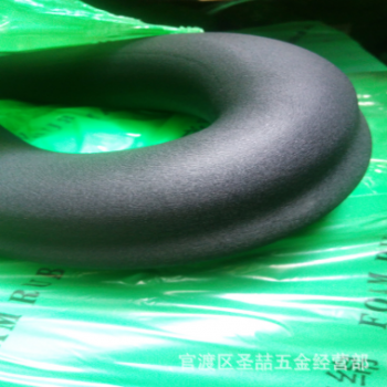 b1级阻燃橡塑管 铝箔复合空调橡塑管 管道保温隔热橡塑管壳现货