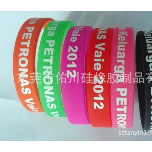 单色sports硅橡胶手环，来图定制加工，印logo图3