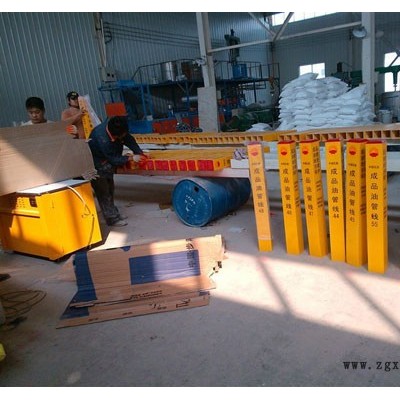 1简述 玻璃钢标志桩是FRP拉挤型材，其采用玻璃纤维及其制品作为增强材料，钙粉为填充剂，以合成树脂作基体材料通过玻璃钢图5