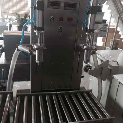 郑州供应大容量车尿素溶液灌装机 10升涂料 颜料花肥大桶自动灌装机厂家图2