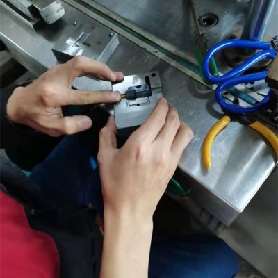 低压注塑代加工图8