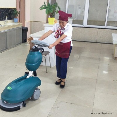 专业滚塑加工厂加工定制大型手推式洗地机塑料水箱外壳图3