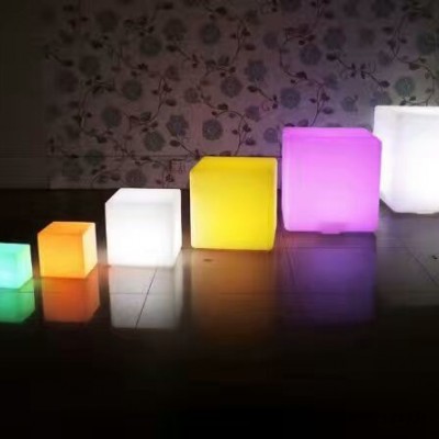 博源Boyuan 滚塑加工， LED 发光 吧台，LED 花盆，LED 冰桶， LED 装饰球， LED 餐桌椅