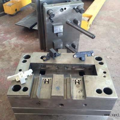 塑胶模具厂 专注安全帽开发塑胶注塑模具加工定做图6