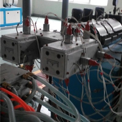 聚氯乙烯PVC型材设备聚氯乙烯型材 PVC型材 塑料型材 组合建筑模板图4