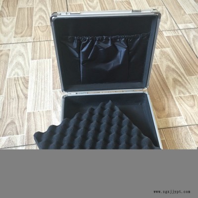 精工细琢  品质非凡  **航空箱  铝合金箱  工具箱  手提箱  EVA减震棉设计图4