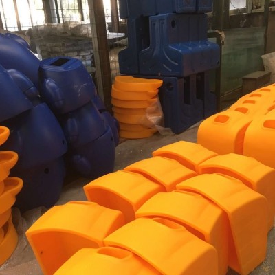 雅格牵引式打药罐定做 1300升2000升3000升大型农用机械设备配套药箱水箱 耐酸碱滚塑容器生产厂家图2