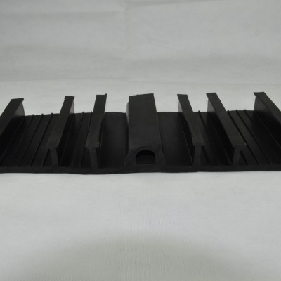 公路隧道用背贴式400×6×R20橡胶止水带图2