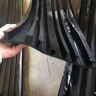 桥梁伸缩缝圆孔背贴式橡胶止水带 梯形止水带 涵洞止水带量大优惠图1