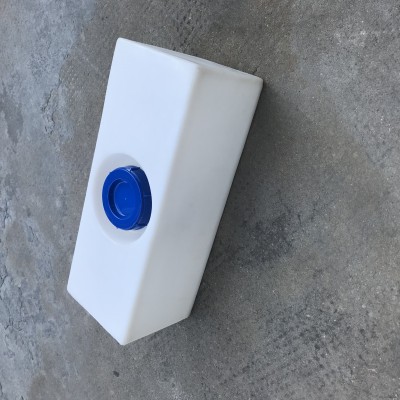 雅格定制车用水箱  消防塑料水箱滚塑加工 耐腐蚀储液箱药箱图2