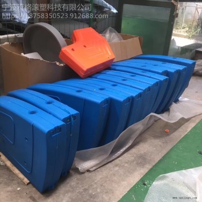 雅格滚塑 工程车水箱定制 滚塑车载水箱滚塑涉水器滚塑加工