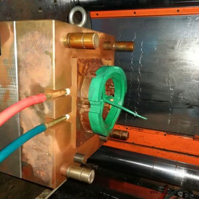 注塑模具设计厂家  提供成品组装流水线  对外承接定制注塑模具设计图2