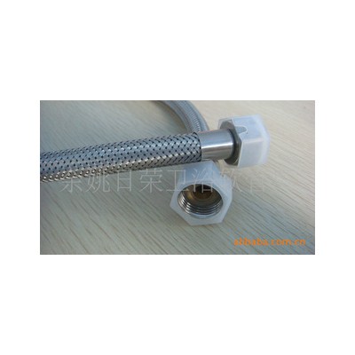 不锈钢编织管（可与PB, PEX, 铜管连接）R-RBZG010
