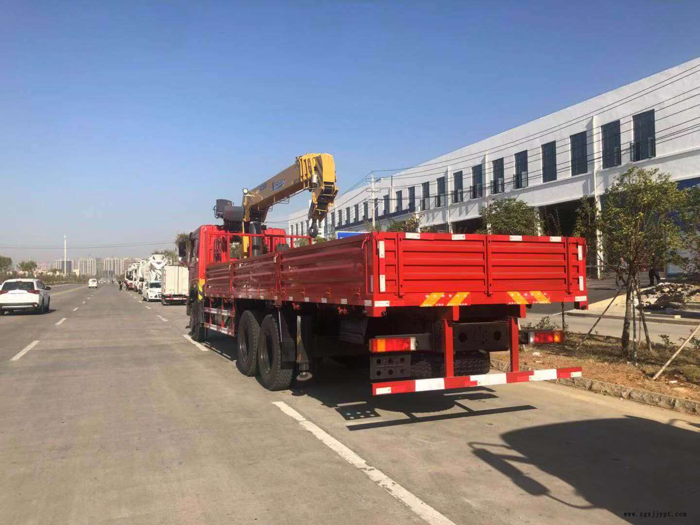 东风T5前四后八随车吊 16吨石煤随车吊价格 车到付款