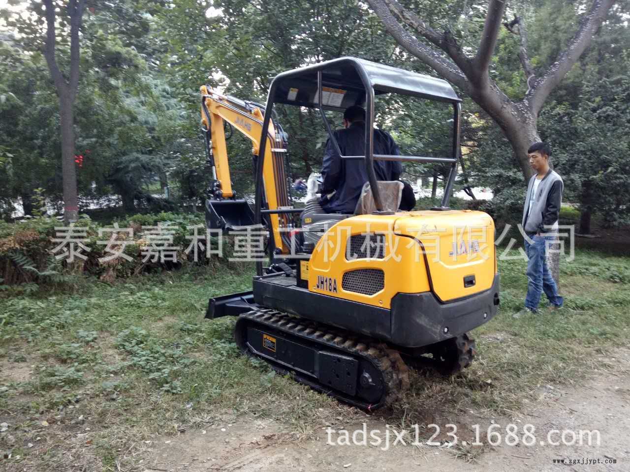 旱厕改造利器，液压先导农村施工用小型挖掘机，厂家直销微挖示例图5