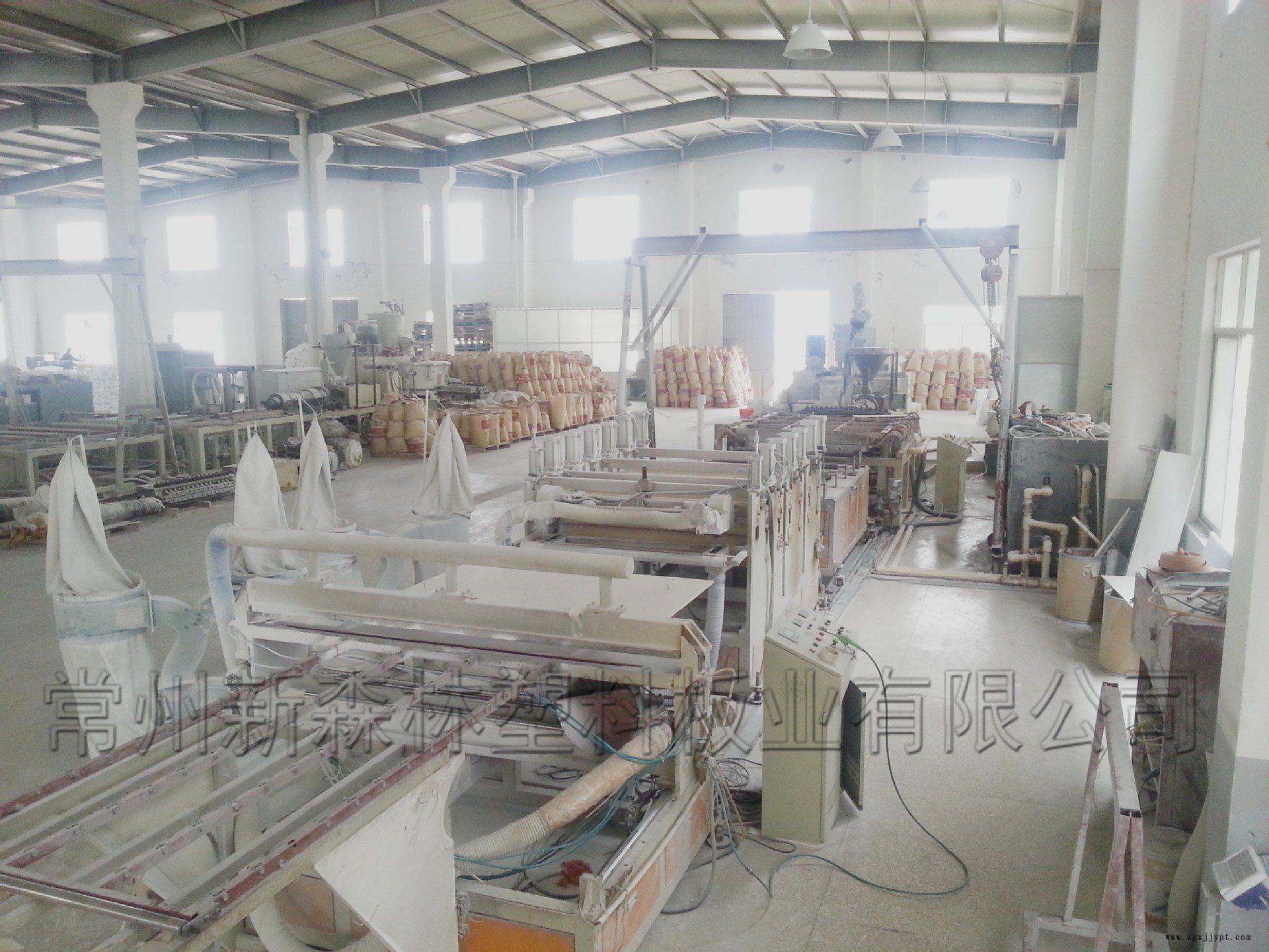 厂家直供客车用PVC地板客车箱体内衬板公交车PVC防火地板示例图8