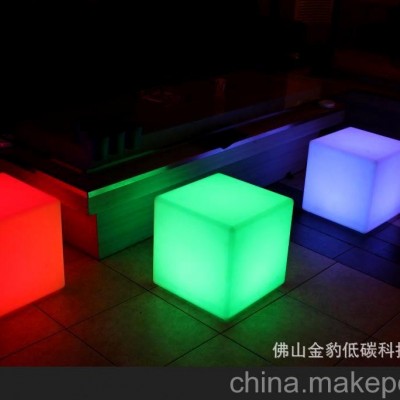 LED发光方凳 发光方形凳子 七彩变色发光立方体 发光方块厂家图1
