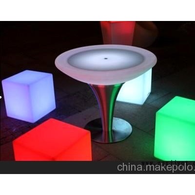 LED发光户外家具 塑料发光桌子 LED发光圆桌 滚塑led发光圆桌图2