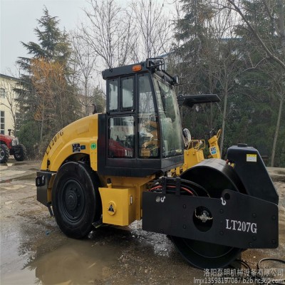 路阳LT207G 光面轮胎压路机图6
