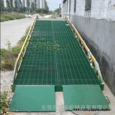 佛山移动式叉车装卸台采用钢格板防水锈蚀,防滑 减少轮胎磨损图1