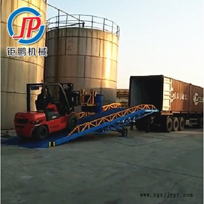 生产厂家 移动式蹬车桥  仓库移动装车平台 液压移动式斜坡过桥 实心轮胎图3