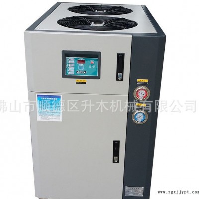 升木风冷式冷水机组发泡机图3