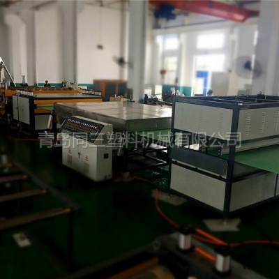 新疆中空板设备-同三塑机-中空板设备生产厂家