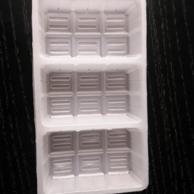 上海食品包装盒、一次性餐盒、、PP双色寿司包装盒、果蔬托盘 广舟包装我司通过了食 品级QS认证，有专门的食品级生产车间图6