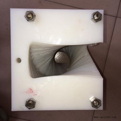 众硕   塑料瓶翻罐器    瓶胚翻瓶器    安装施工图3