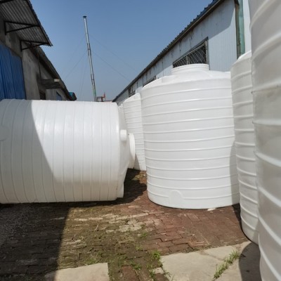 供应4000升塑料水箱4吨储存罐
