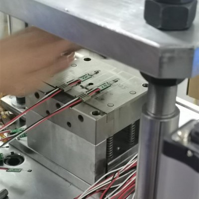 低压注塑机,低压注塑模具图7