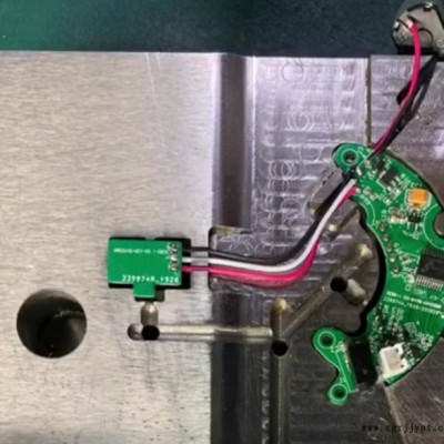 汽车电子传感器低压注塑模具，胶料图7
