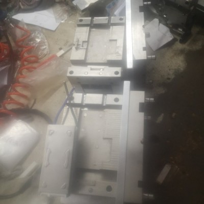 电动保护板低压注塑模具图3