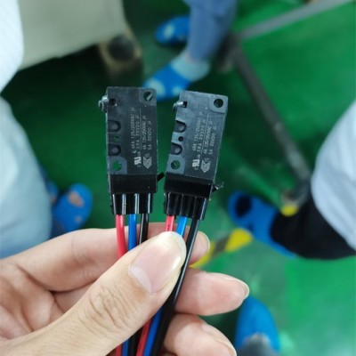 防水微动开关低压注塑模具胶料图8