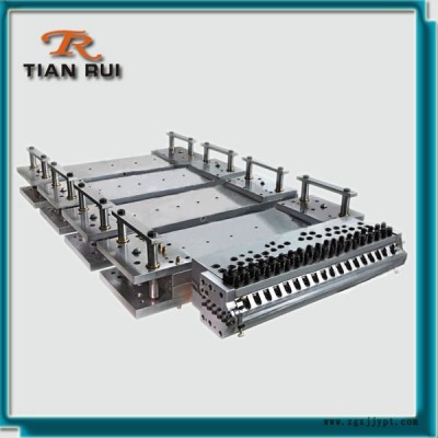 【厂家直供**环保WPC木塑橱柜板挤出模具图2