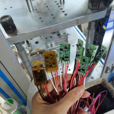 汽车智能PCBA低压注塑灌封包胶图3