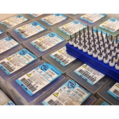 口罩滚轴专用高硬合金铣刀、**机专用整体合金钻头、罩熔喷布模具专用钨钢钻头、非标斜度钨钢铣刀、熔喷孔加工高光钻头图1
