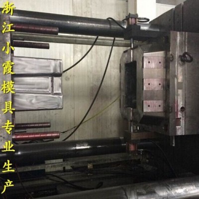 浙江塑料注塑模具 530升注射工业垃圾桶模具谁家专做图1