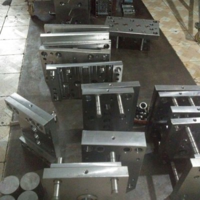 定制模具塑料模具图5
