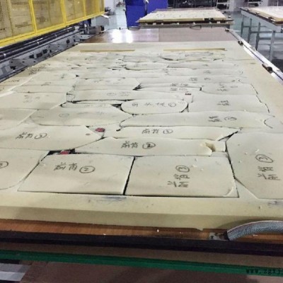 汽车前后背坐垫模具生产图3