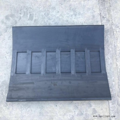 【华科】厚85mm长方形钢卷止滑垫  钢卷鞍座  钢卷橡胶U型垫V型垫 钢卷橡胶垫图1