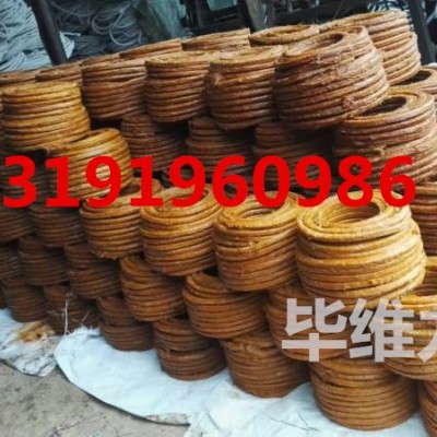 黄油盘根是黄色的,牛油盘根是白色的