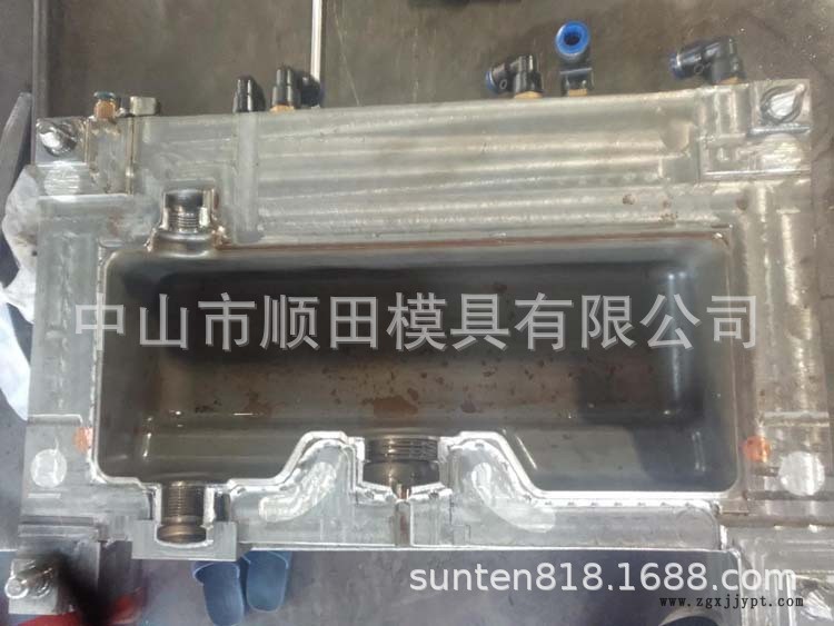 水箱吹塑模具浮球吹塑模具车轮吹塑模具设计加工吹塑加工吹瓶模具示例图4