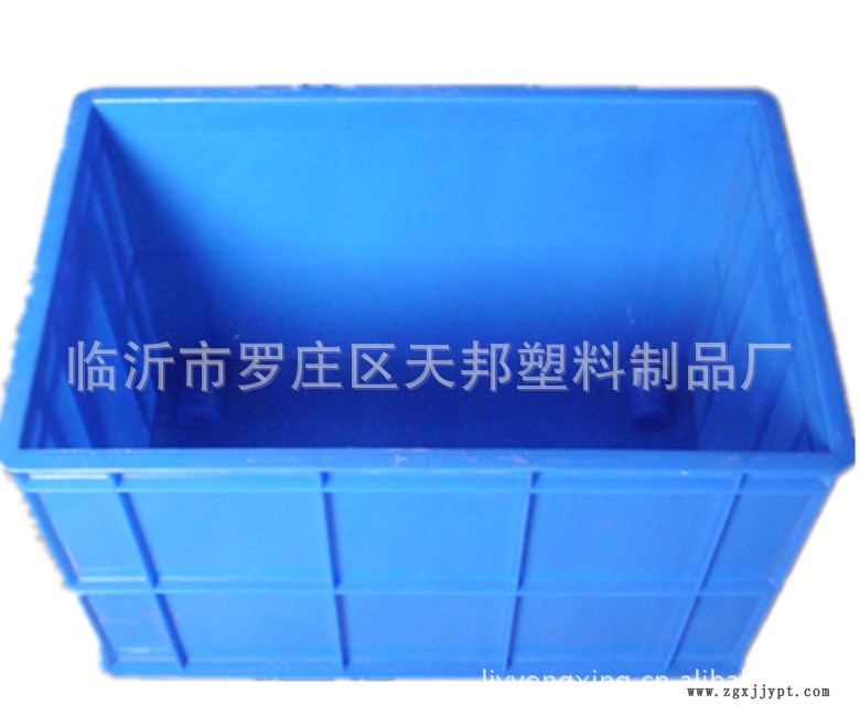 带轮周转箱正面
