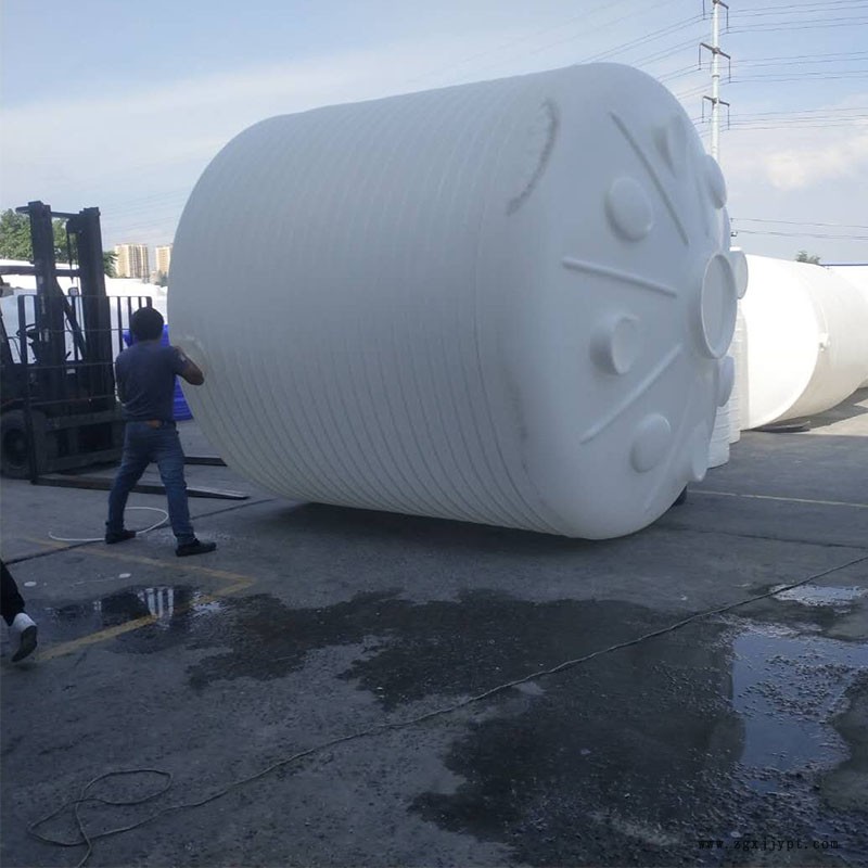 那坡塑料储水桶十吨储罐塑料罐制造商