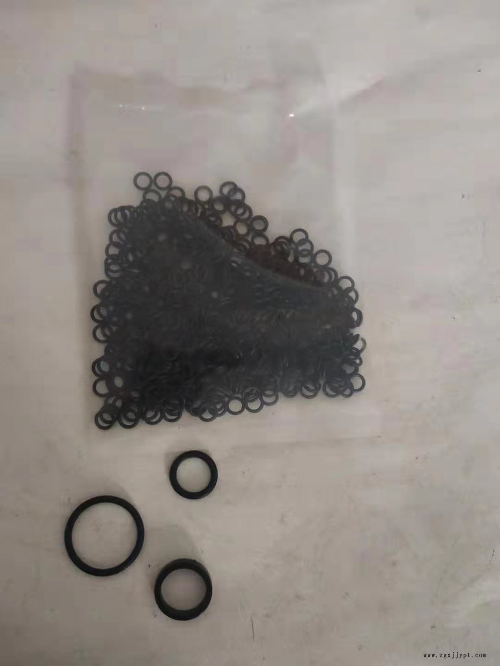 【 厚富】_低温16.5密封圈_水管套压板_传感器配件模具定做 欢迎来电咨询