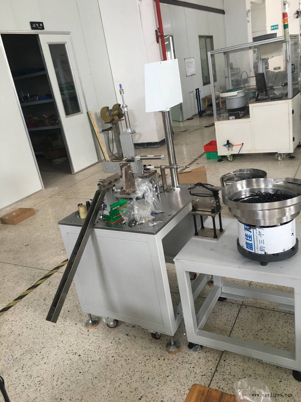 O型圈组装设备自动组装密封圈圈密封圈减振器油缸O型圈组装设备示例图4